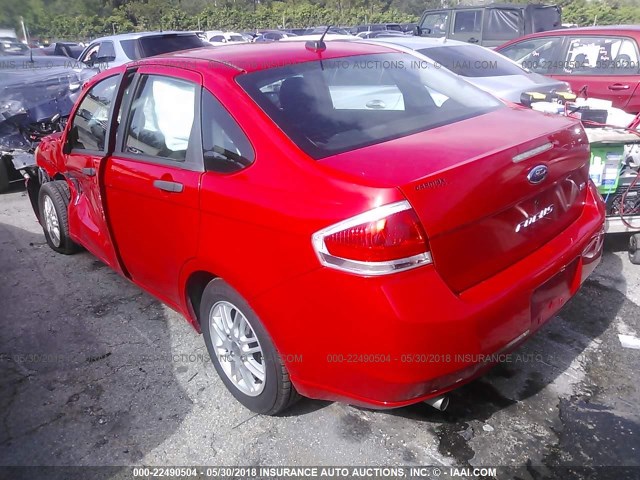 1FAHP35N48W210913 - 2008 FORD FOCUS SE/SEL/SES RED photo 3