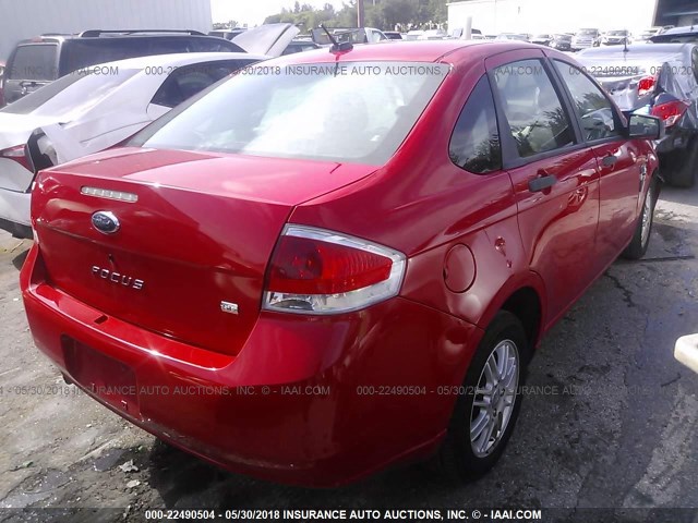 1FAHP35N48W210913 - 2008 FORD FOCUS SE/SEL/SES RED photo 4