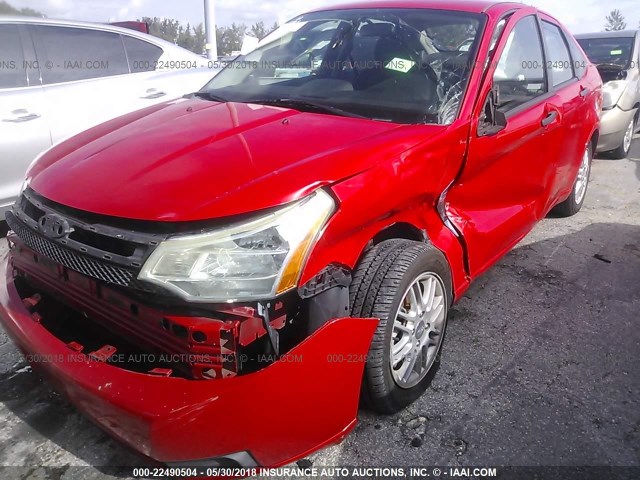 1FAHP35N48W210913 - 2008 FORD FOCUS SE/SEL/SES RED photo 6