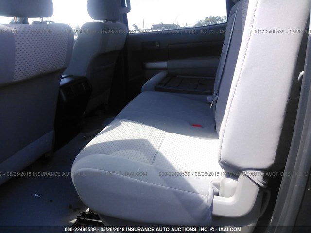 5TFEM5F17AX013943 - 2010 TOYOTA TUNDRA CREWMAX SR5 GRAY photo 8