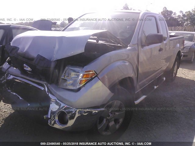1N6AD0CW4BC451648 - 2011 NISSAN FRONTIER SV/PRO-4X SILVER photo 2