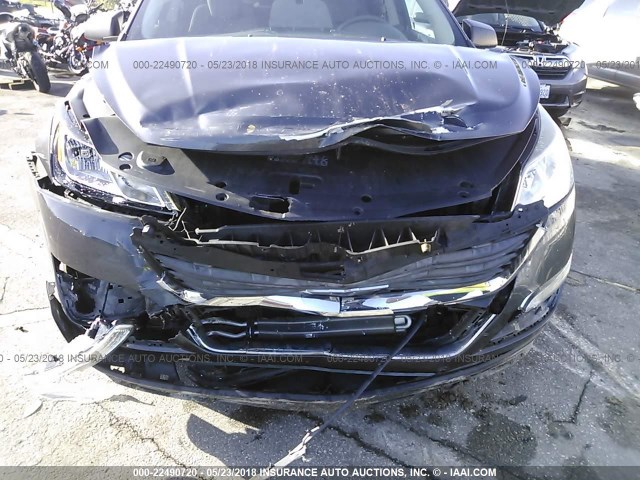 1GNKRFKD6DJ226147 - 2013 CHEVROLET TRAVERSE LS GRAY photo 6