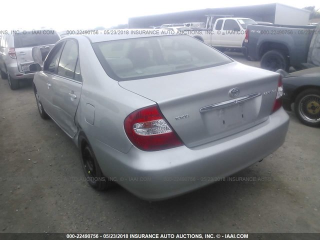 4T1BE32K64U877399 - 2004 TOYOTA CAMRY LE/XLE/SE 灰色 照片 3