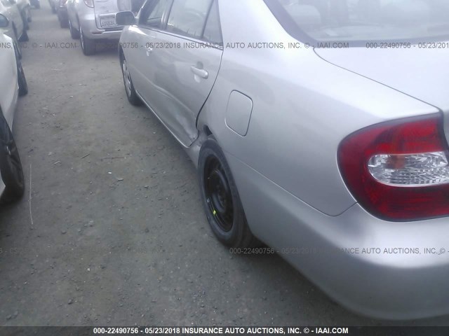 4T1BE32K64U877399 - 2004 TOYOTA CAMRY LE/XLE/SE 灰色 照片 6