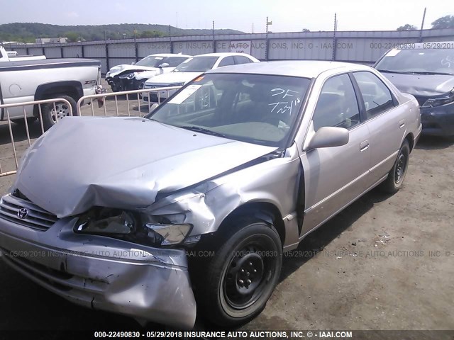 4T1BG22K8XU477885 - 1999 TOYOTA CAMRY CE/LE/XLE GOLD photo 2