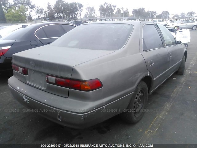 4T1BG22KXXU456570 - 1999 TOYOTA CAMRY CE/LE/XLE BROWN photo 4