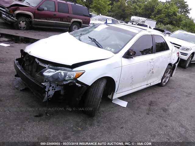 4T1BF1FK0DU648874 - 2013 TOYOTA CAMRY L/SE/LE/XLE 白色 照片 2