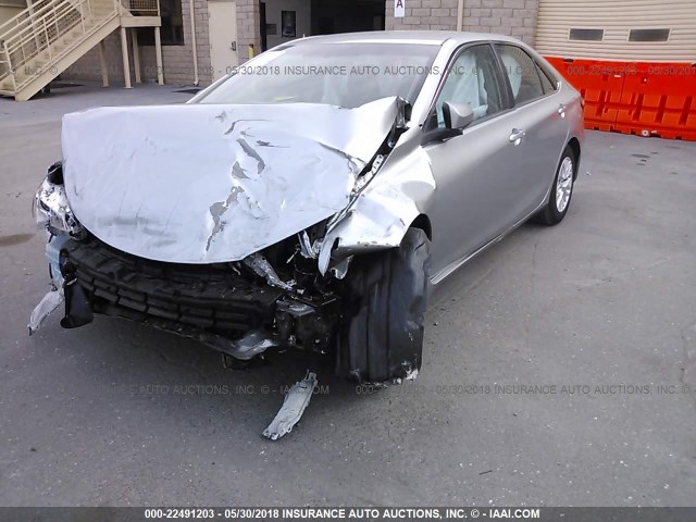 4T1BF1FK4GU243296 - 2016 TOYOTA CAMRY LE/XLE/SE/XSE 银色 照片 2