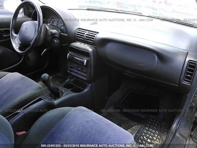 1G8ZG1276WZ159509 - 1998 SATURN SC2 GRAY photo 5