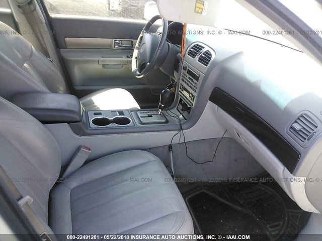 1LNHM86S14Y613374 - 2004 LINCOLN LS 白色 照片 5
