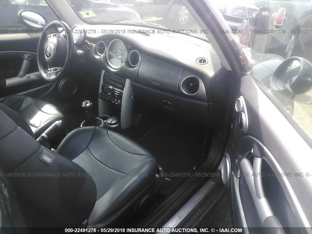 WMWRE33473TD68378 - 2003 MINI COOPER S GRAY photo 5