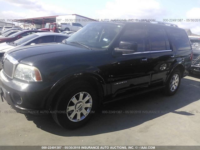 5LMFU27R03LJ51253 - 2003 LINCOLN NAVIGATOR BLACK photo 2