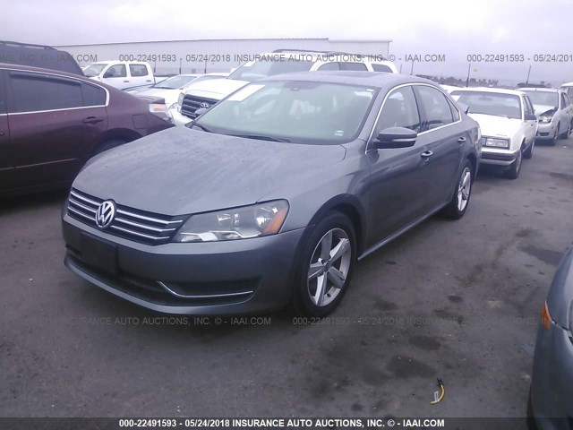 1VWBP7A31DC026775 - 2013 VOLKSWAGEN PASSAT SE GRAY photo 2