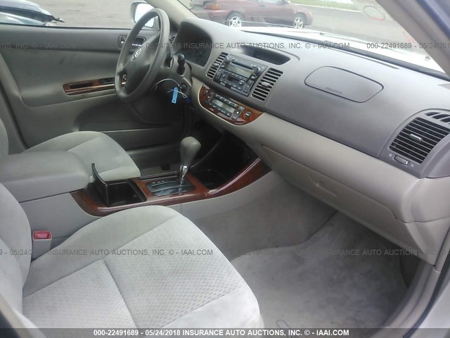 4T1BE32K44U894010 - 2004 TOYOTA CAMRY LE/XLE/SE 棕色 照片 5