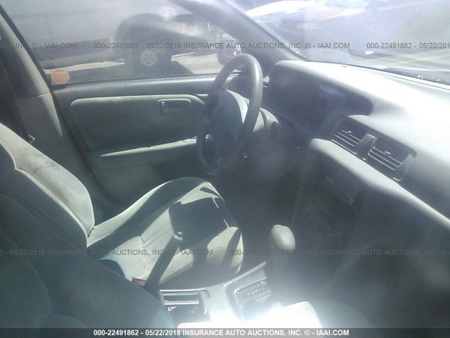 JT2BG22K5W0205460 - 1998 TOYOTA CAMRY CE/LE/XLE BEIGE photo 5