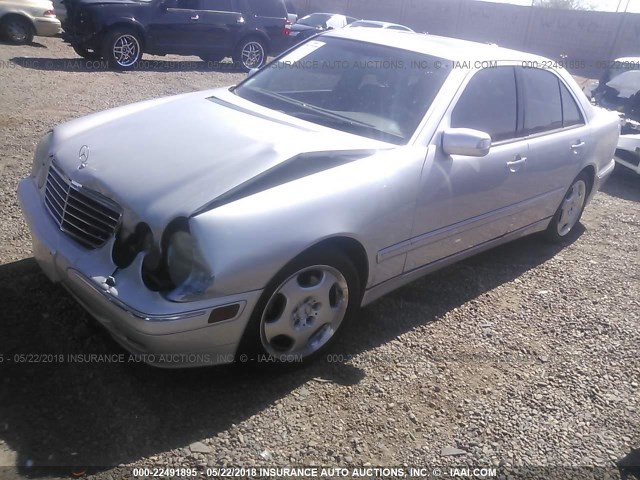 WDBJF70JX2B426692 - 2002 MERCEDES-BENZ E 430 SILVER photo 2