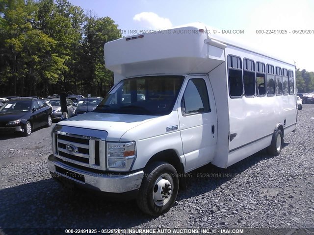 1FDFE4FS9EDB19737 - 2014 FORD ECONOLINE E450 SUPER DUTY CUTWY VAN WHITE photo 2