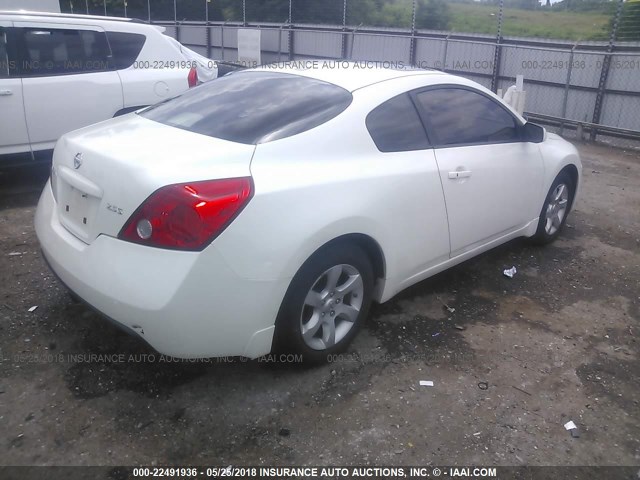 1N4AL24EX9C137932 - 2009 NISSAN ALTIMA 2.5S WHITE photo 4