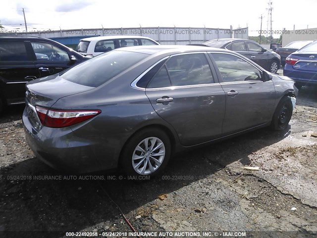 4T1BD1FKXFU145894 - 2015 TOYOTA CAMRY HYBRID/LE/XLE/SE GRAY photo 4