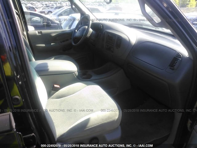 1FMPU16L82LA19533 - 2002 FORD EXPEDITION XLT შავი ფოტო 5