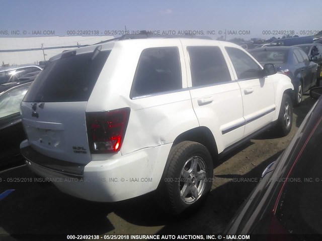 1J4HR582X5C716660 - 2005 JEEP GRAND CHEROKEE LIMITED WHITE photo 4