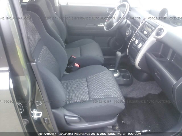 JTLKT324540148611 - 2004 TOYOTA SCION XB GRAY photo 5