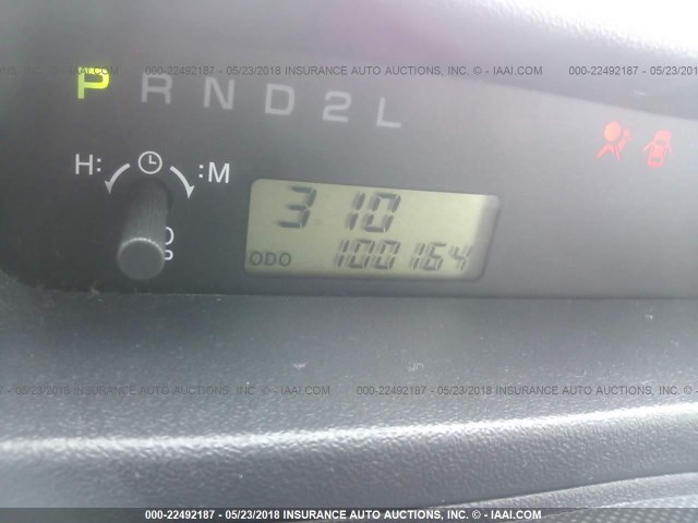 JTLKT324540148611 - 2004 TOYOTA SCION XB GRAY photo 7