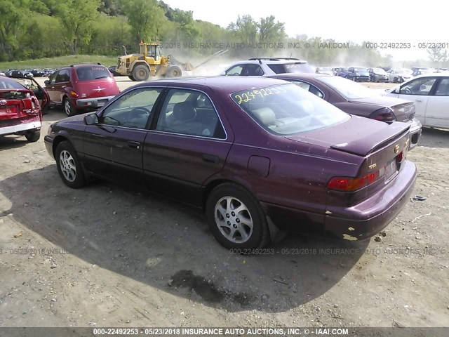 4T1BF22K8WU050076 - 1998 TOYOTA CAMRY CE/LE/XLE MAROON photo 3