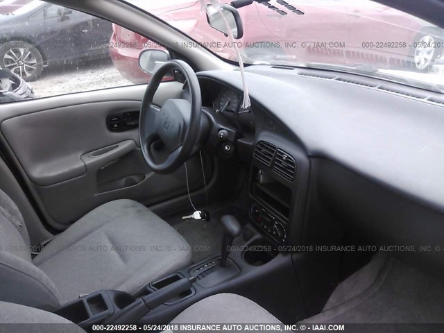 1G8ZH5280YZ266202 - 2000 SATURN SL1 GRAY photo 5