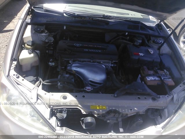 4T1BE32K82U617759 - 2002 TOYOTA CAMRY LE/XLE/SE 金色 照片 10