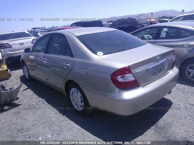 4T1BE32K82U617759 - 2002 TOYOTA CAMRY LE/XLE/SE 金色 照片 3