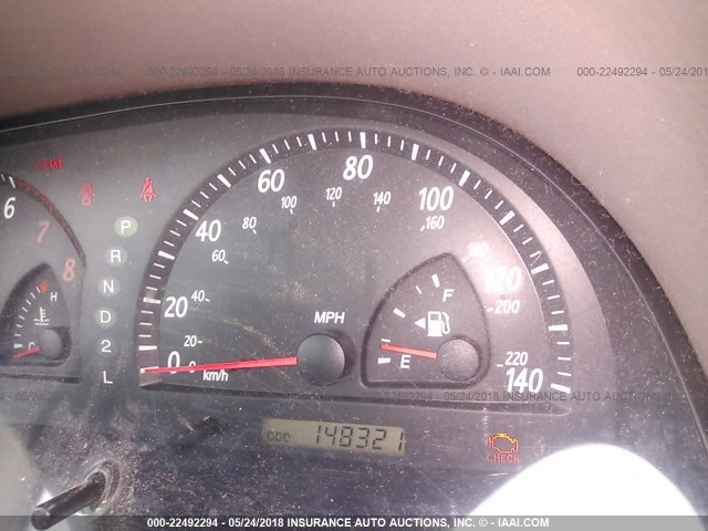 JTDBE32KX20016090 - 2002 TOYOTA CAMRY LE/XLE/SE თეთრი ფოტო 7