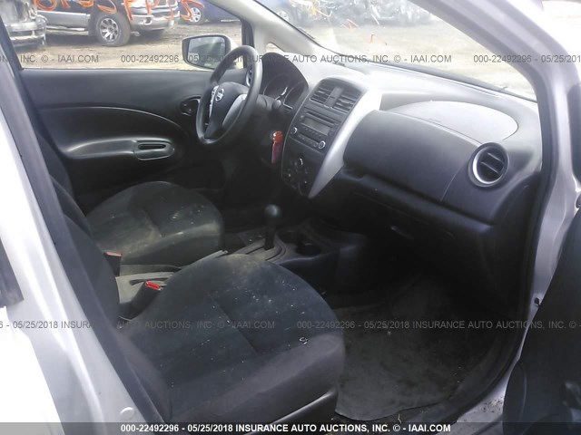 3N1CE2CP4FL447674 - 2015 NISSAN VERSA NOTE S/S PLUS/SV/SL/SR SILVER photo 5