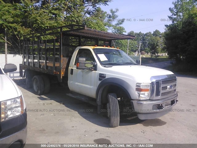 1FDAF56R18ED70289 - 2008 FORD F550 SUPER DUTY WHITE photo 1