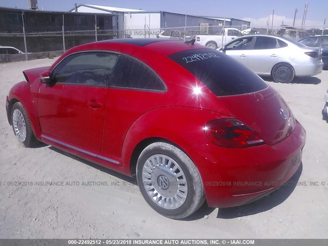 3VWJX7AT2EM608198 - 2014 VOLKSWAGEN BEETLE RED photo 3