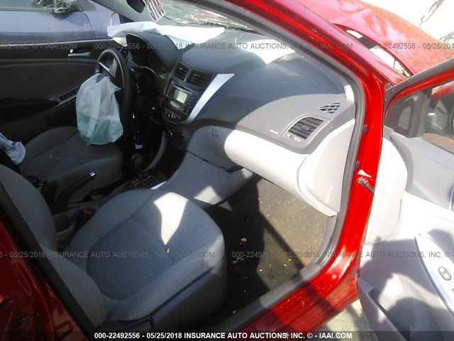 KMHCT5AE0HU305865 - 2017 HYUNDAI ACCENT SE RED photo 5