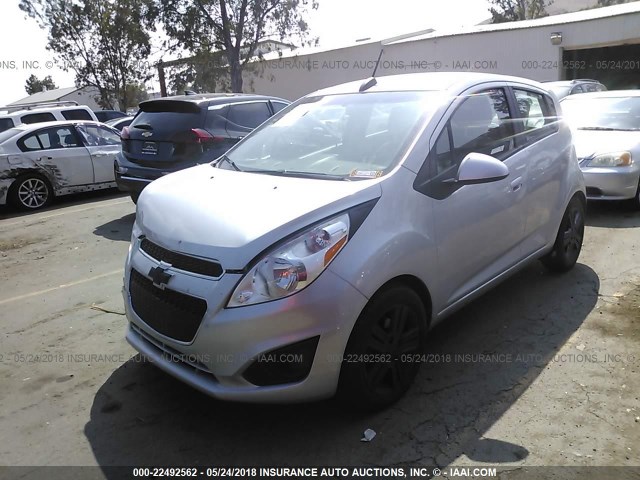 KL8CD6S91FC738437 - 2015 CHEVROLET SPARK 1LT SILVER photo 2