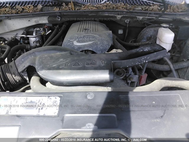 1GNEC16Z52J254008 - 2002 CHEVROLET SUBURBAN C1500 WHITE photo 10