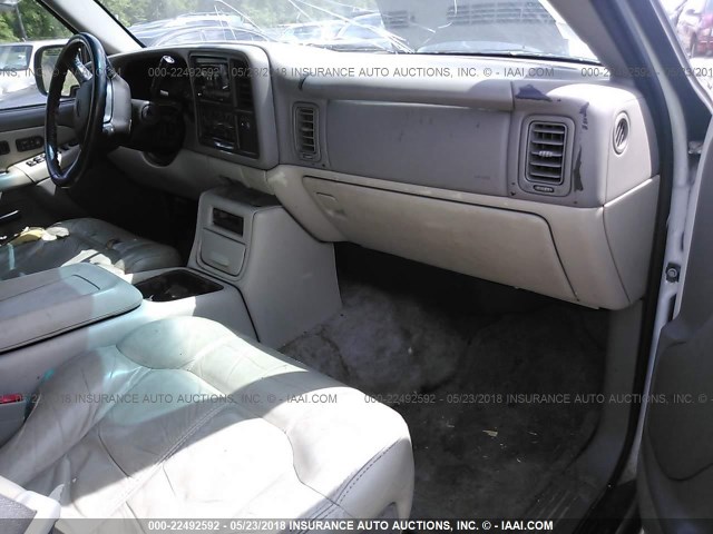 1GNEC16Z52J254008 - 2002 CHEVROLET SUBURBAN C1500 WHITE photo 5