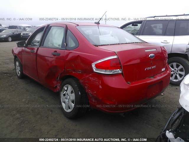 1FAHP34N08W149562 - 2008 FORD FOCUS S/SE RED photo 3