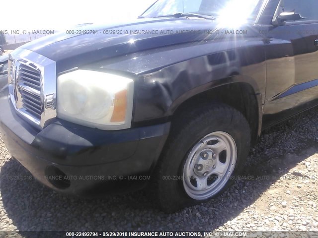 1D7HE28K05S247428 - 2005 DODGE DAKOTA QUAD/ST BLACK photo 6