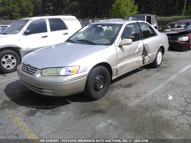 4T1BG28K4XU537877 - 1999 TOYOTA CAMRY CE/LE/XLE ვერცხლისფერი ფოტო 2