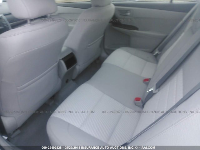 4T1BF1FK1HU284549 - 2017 TOYOTA CAMRY LE/XLE/SE/XSE WHITE photo 8