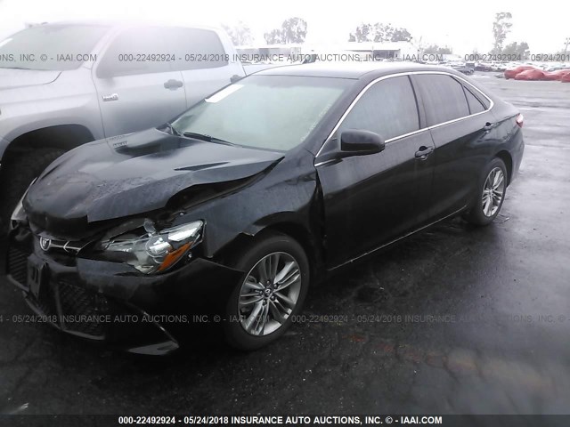 4T1BF1FK8GU175729 - 2016 TOYOTA CAMRY LE/XLE/SE/XSE BLACK photo 2