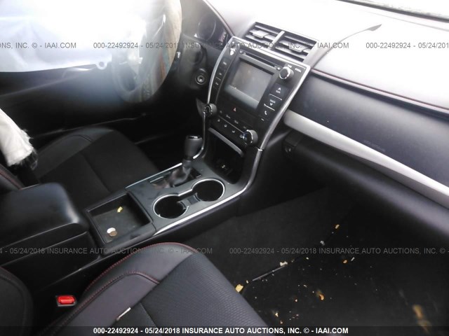 4T1BF1FK8GU175729 - 2016 TOYOTA CAMRY LE/XLE/SE/XSE BLACK photo 5