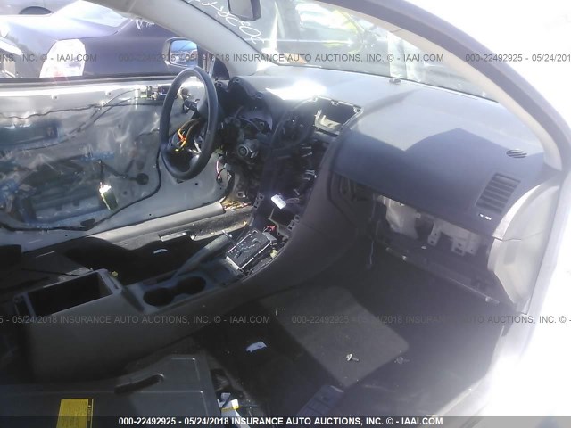 JTKDE3B74A0303842 - 2010 TOYOTA SCION TC 白色 照片 5