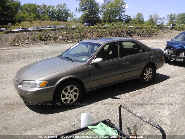 JT2BF28KXX0192619 - 1999 TOYOTA CAMRY LE/XLE Қоңыр фото 2