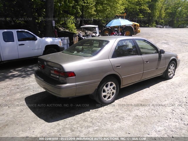 JT2BF28KXX0192619 - 1999 TOYOTA CAMRY LE/XLE TAN photo 4