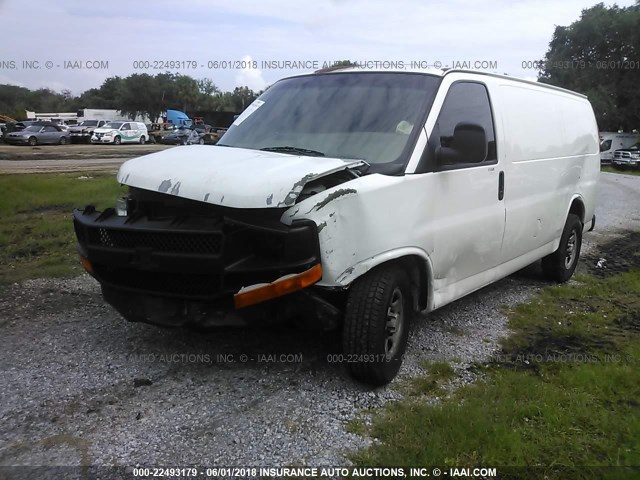 1GCFG15XX31238180 - 2003 CHEVROLET EXPRESS G1500  WHITE photo 6