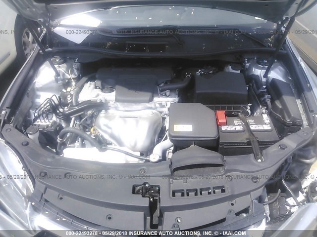 4T1BF1FK4HU298526 - 2017 TOYOTA CAMRY LE/XLE/SE/XSE SILVER photo 10